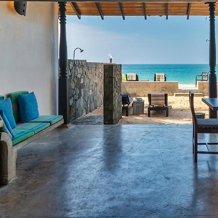 Blue Parrot Beach Villa Ambalangoda  Exterior photo
