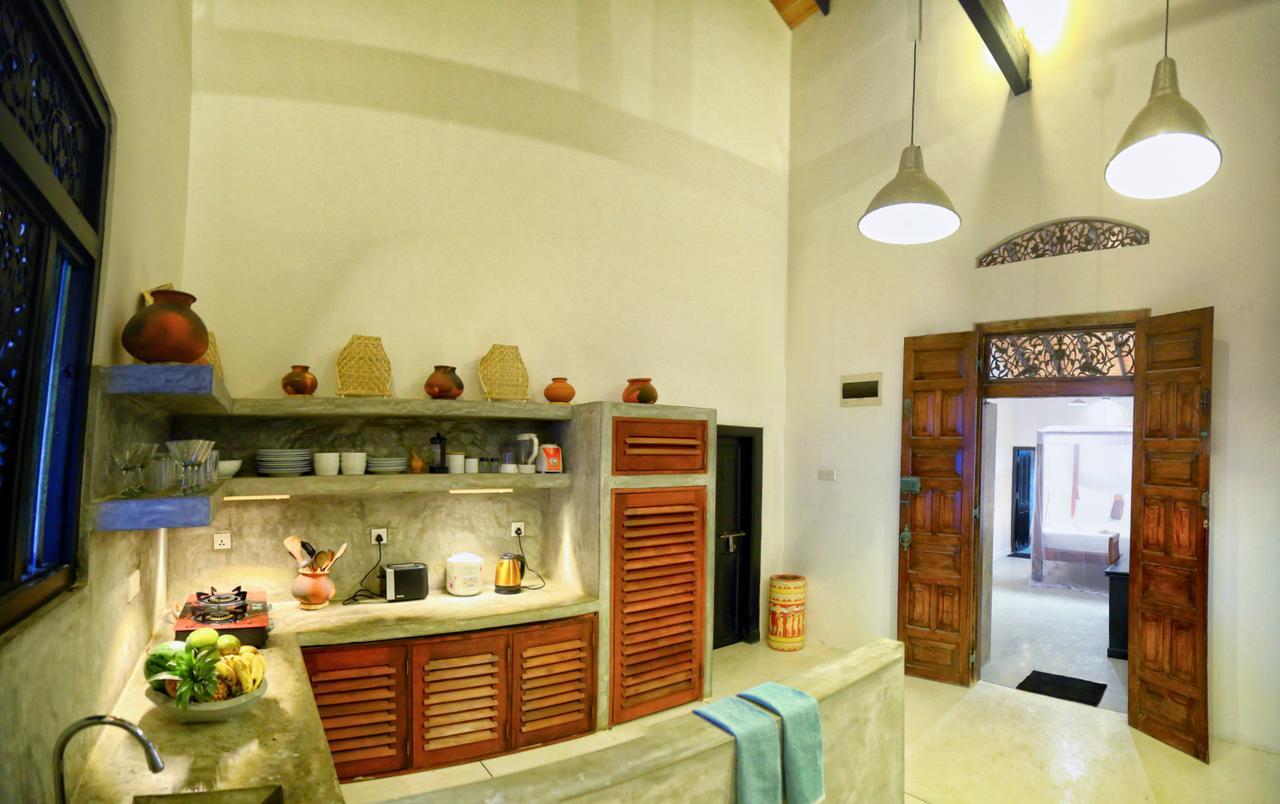 Blue Parrot Beach Villa Ambalangoda  Exterior photo