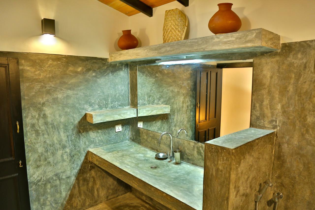 Blue Parrot Beach Villa Ambalangoda  Exterior photo